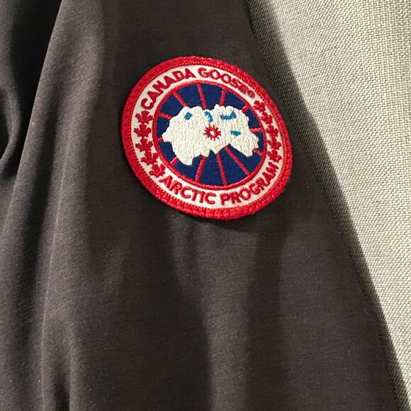 CANADA GOOSE Kensington Winter Coat - Women's Size L - Picture 3 of 14
